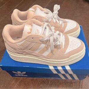 🌸 Pink forum adidas sneakers 🌸